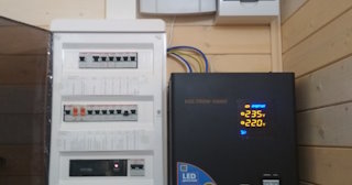 Установка и подключение стабилизаторов напряжения от 560 руб в Пскове - ЭлектроПск